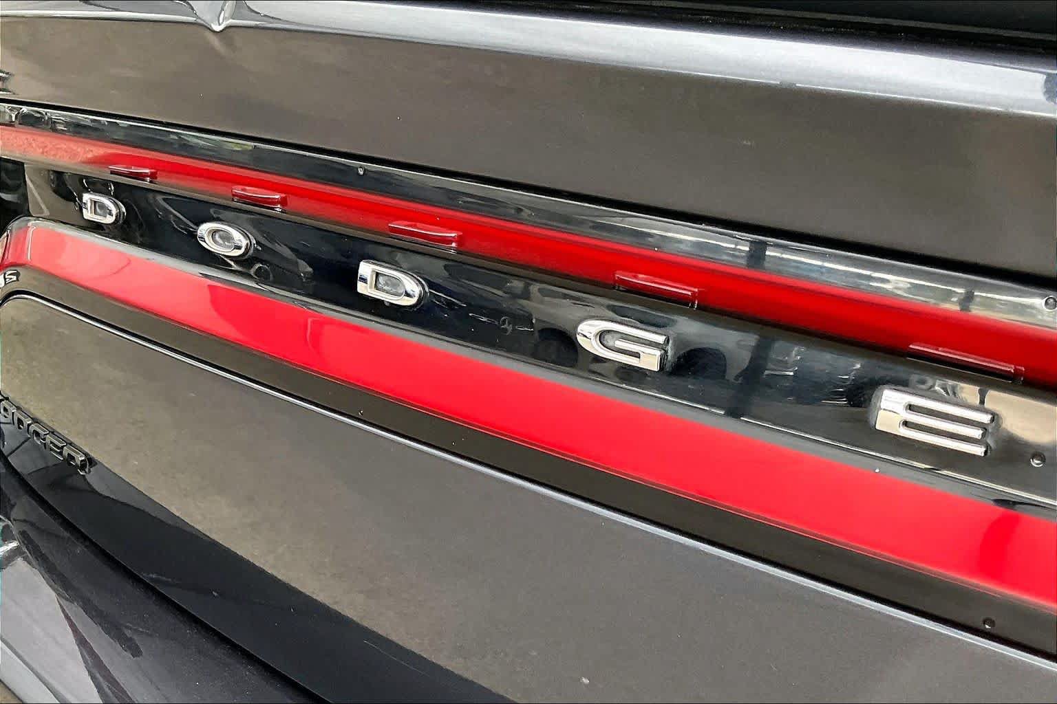 Used 2017 Dodge Charger SE w/ Blacktop Package RWD image 10