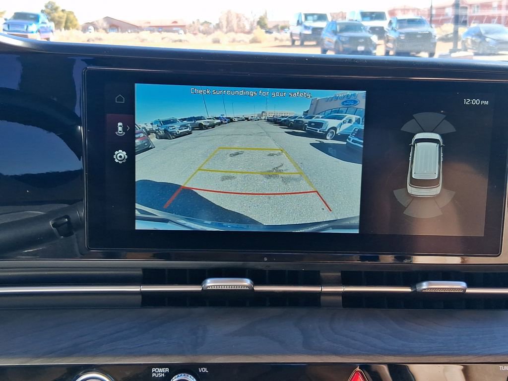 Used 2024 Kia Carnival EX image 20