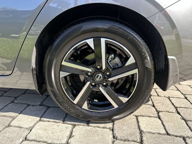 Used 2025 Nissan Sentra SV FWD image 11