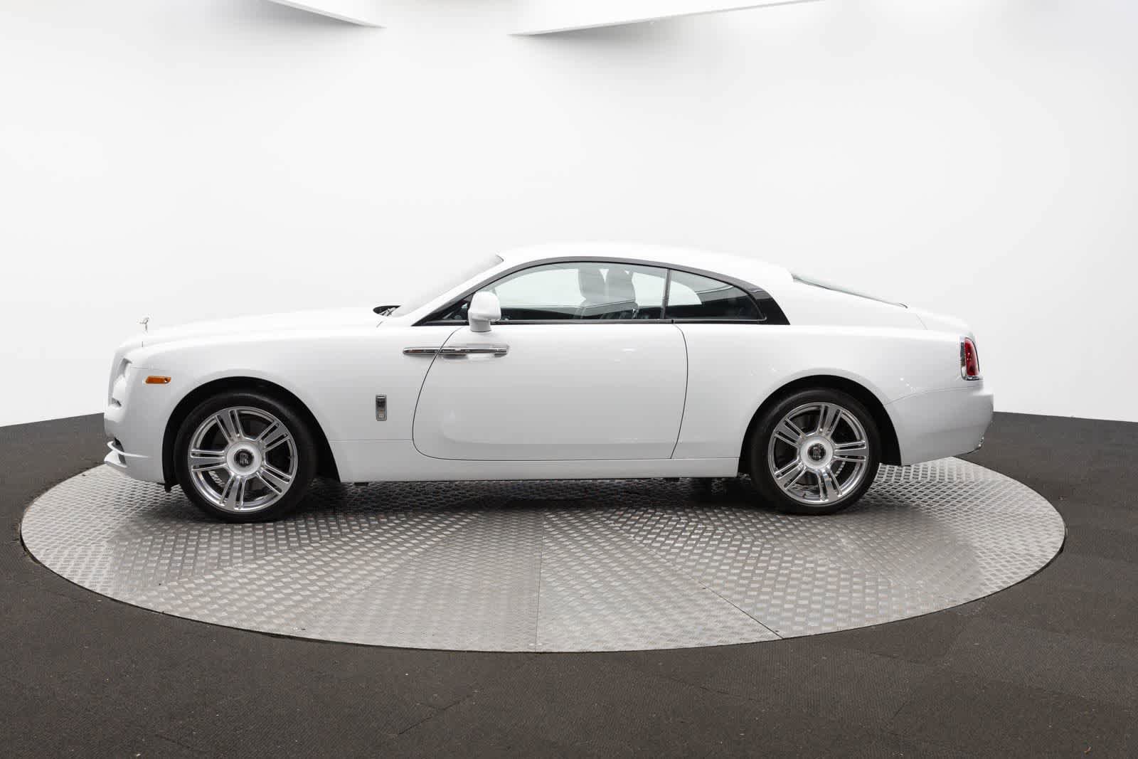 Used 2018 Rolls-Royce Wraith RWD image 3