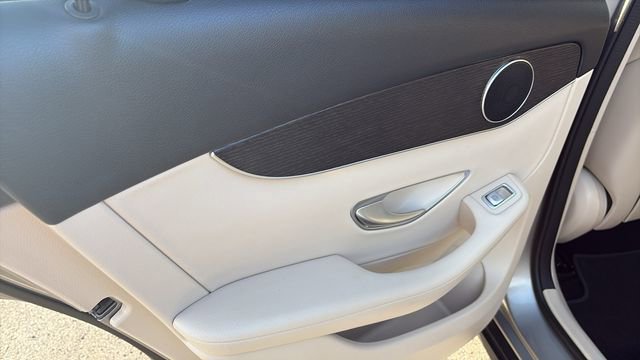 Used 2022 Mercedes-Benz GLC 300 image 25