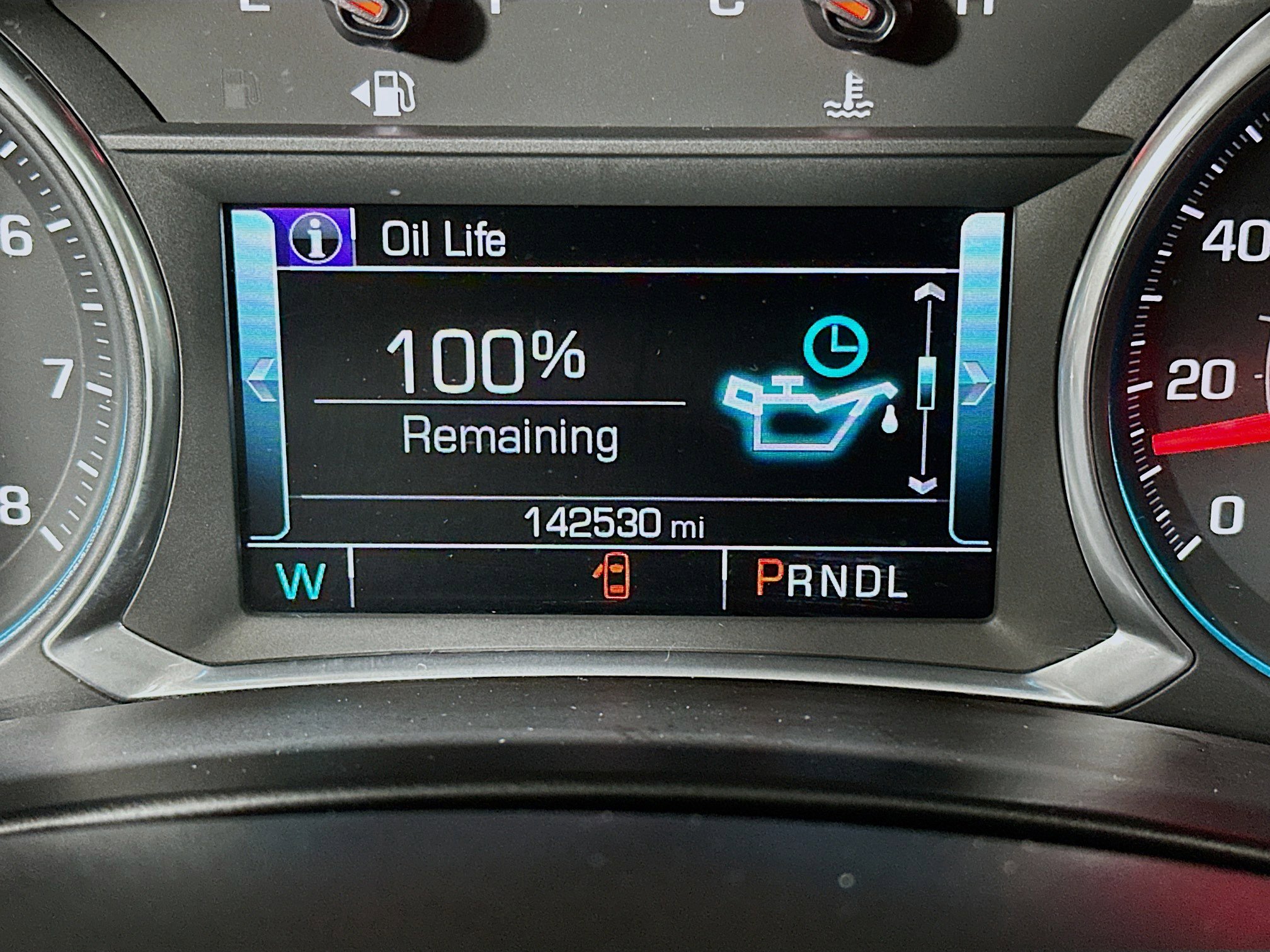 Used 2018 Chevrolet Equinox Premier FWD image 19