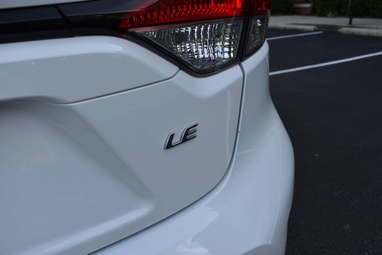 Used 2025 Toyota Corolla LE FWD image 32