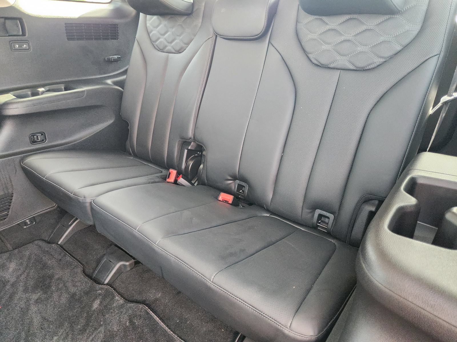Used 2022 Hyundai Palisade Limited w/ Cargo Package FWD image 31