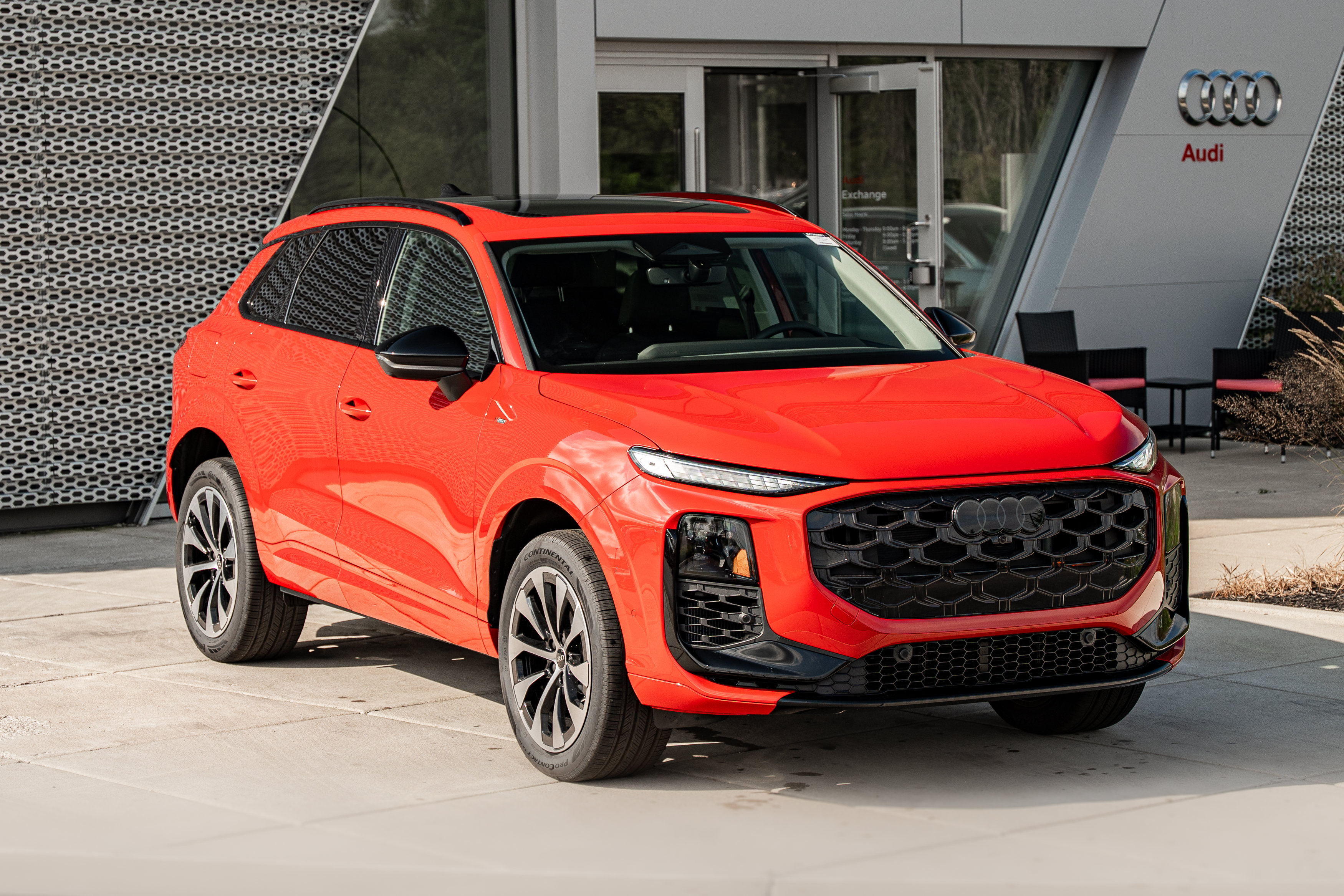 New 2026 Audi Q3 quattro 2.0T AWD/4WD image 2