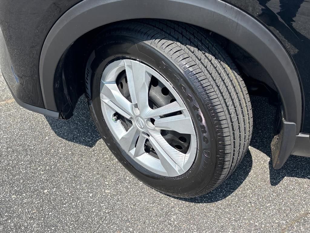 Used 2025 Nissan Kicks Play S FWD image 27