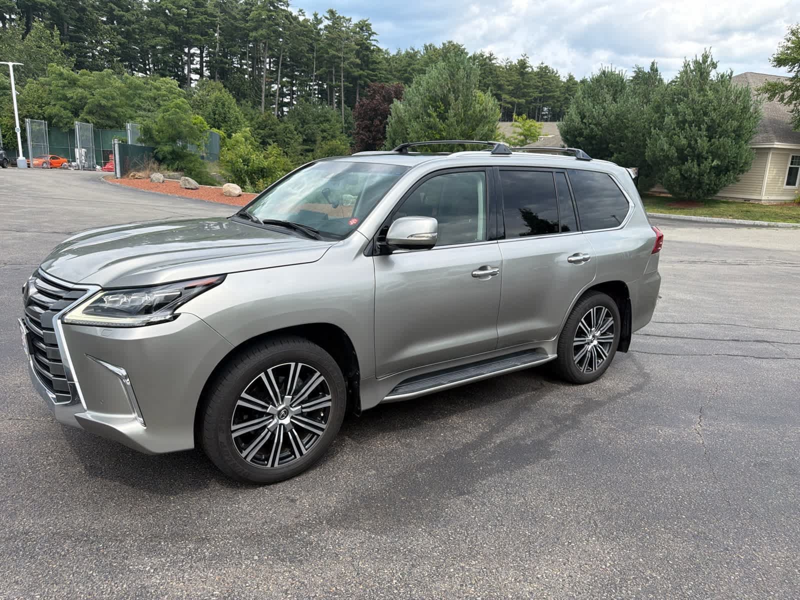 Used 2019 Lexus LX 570 4WD w/ Luxury Package