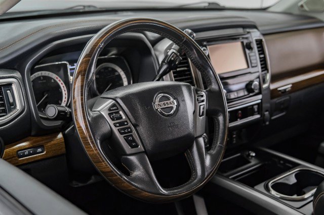 Used 2016 Nissan Titan Platinum Reserve AWD/4WD image 13