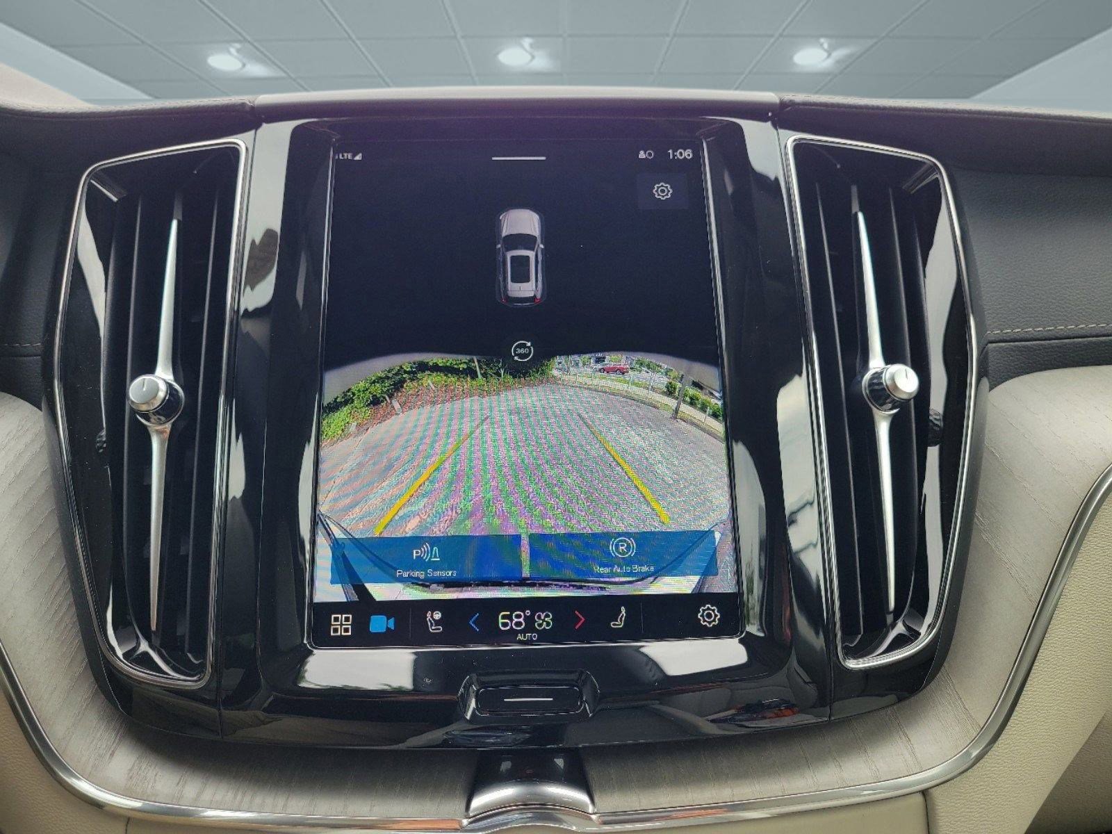 New 2024 Volvo XC60 B5 Ultimate w/ Protection Package Premier AWD/4WD image 32