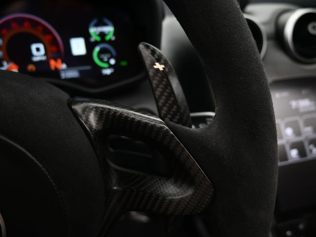 Used 2019 McLaren 570S Spider image 32