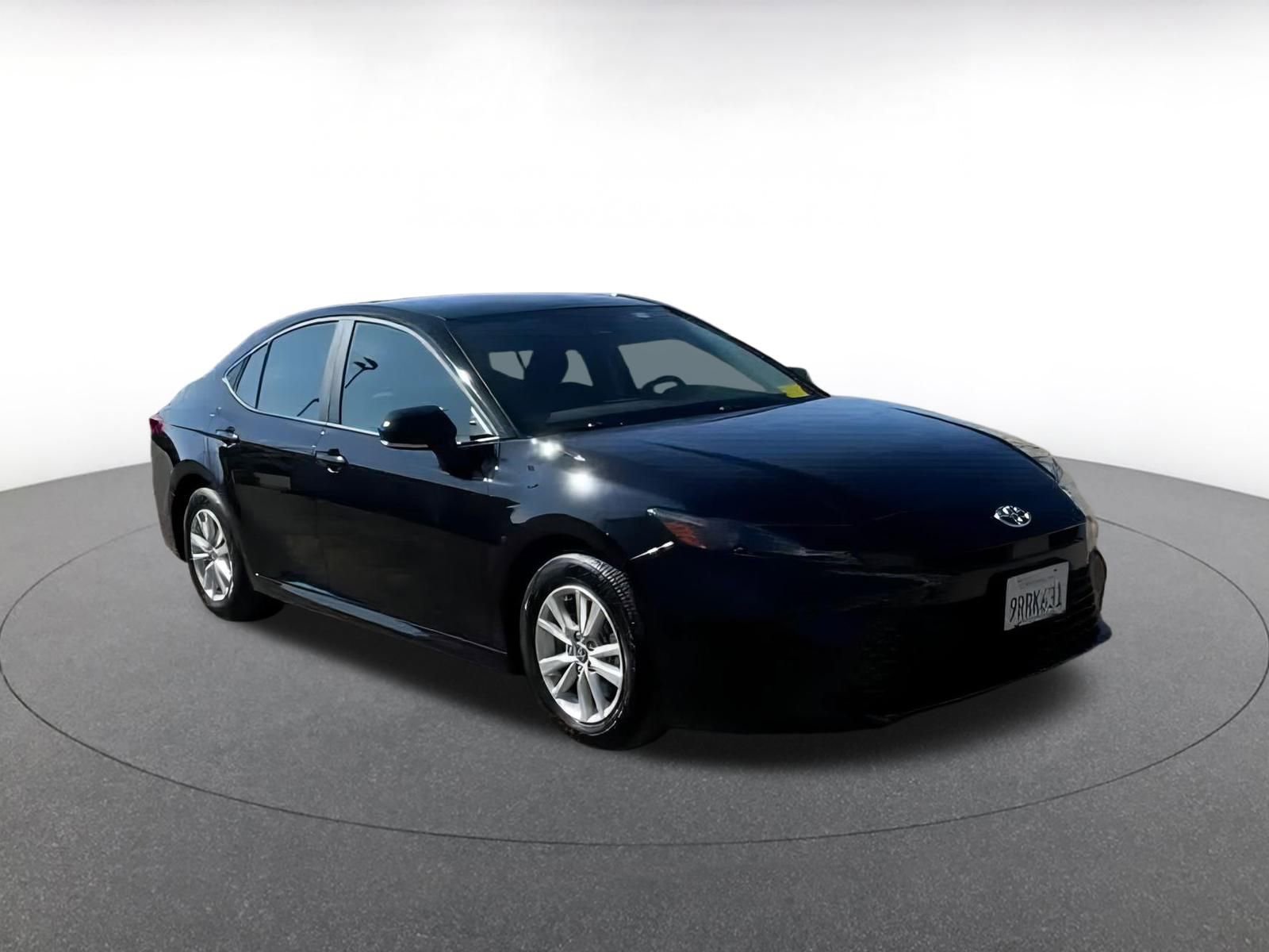 Used 2025 Toyota Camry LE image 2