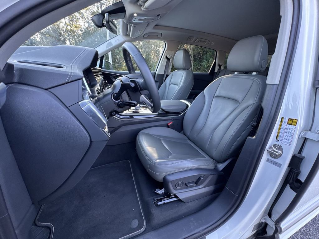 Used 2025 Audi Q7 3.0T Premium Plus image 13