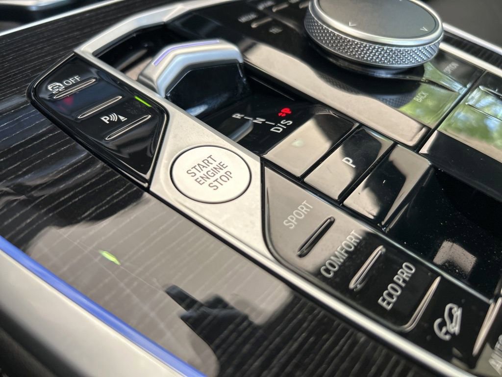 Used 2024 BMW X7 xDrive40i w/ M Sport Package image 69