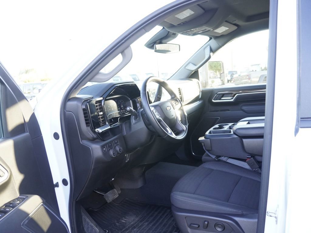 Used 2025 Chevrolet Silverado 2500 LT w/ Convenience Package image 19