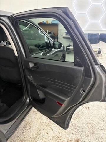 Used 2022 Ford Escape SE image 20