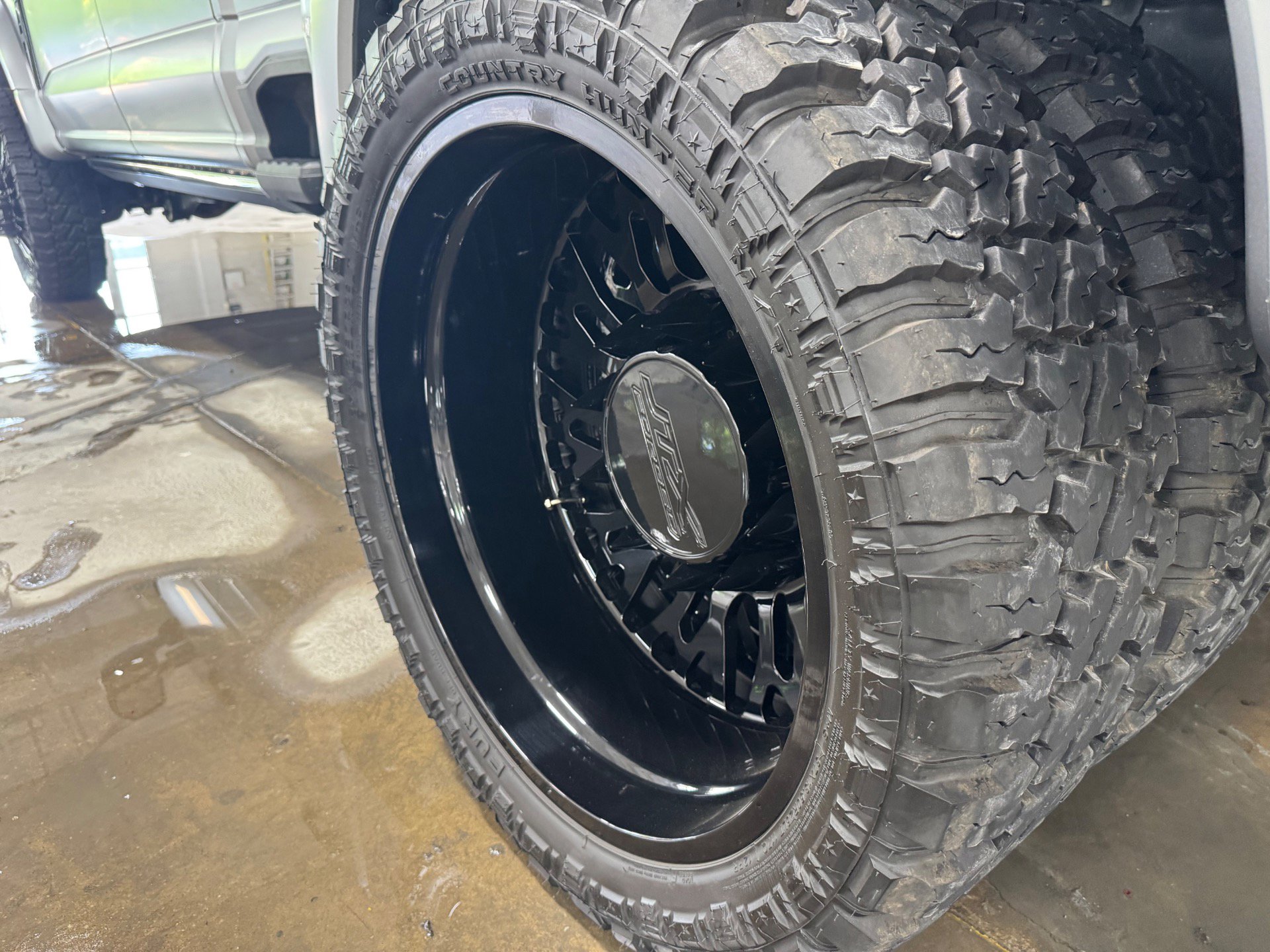 Used 2024 Ford F450 Platinum w/ Camper Package image 80