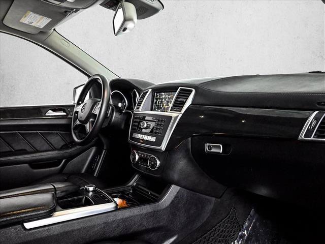 Used 2015 Mercedes-Benz GL 450 4MATIC image 25