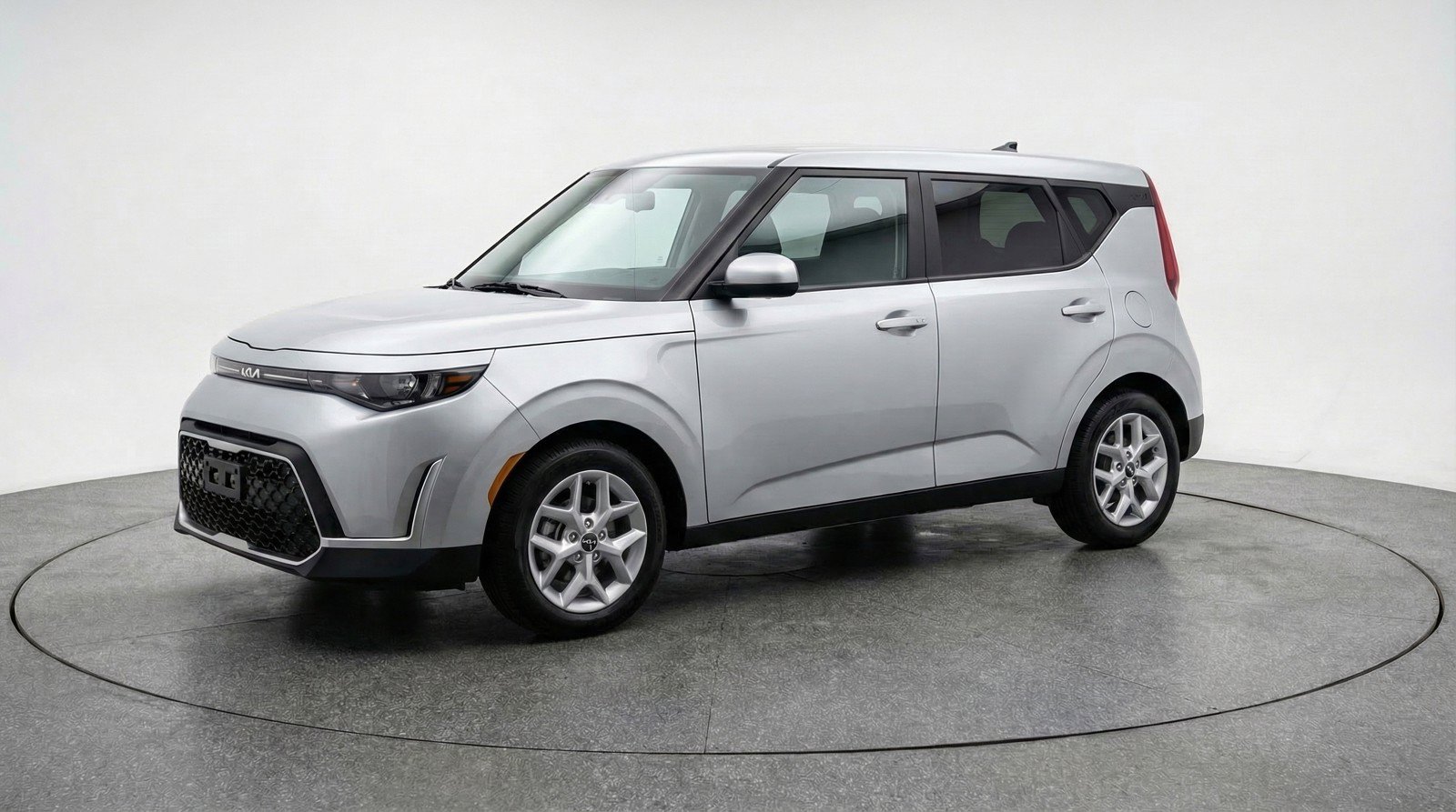 Used 2025 Kia Soul LX w/ LX Technology Package FWD image 3