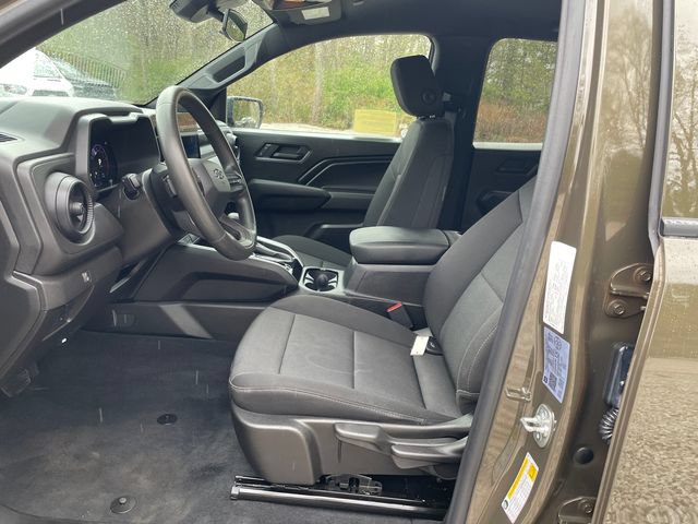 Used 2025 Chevrolet Colorado Trail Boss AWD/4WD image 37