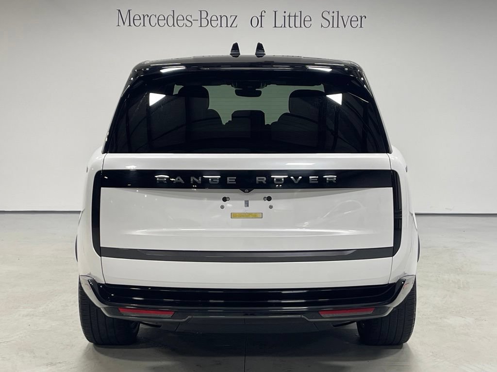 Used 2025 Land Rover Range Rover SE AWD/4WD image 4