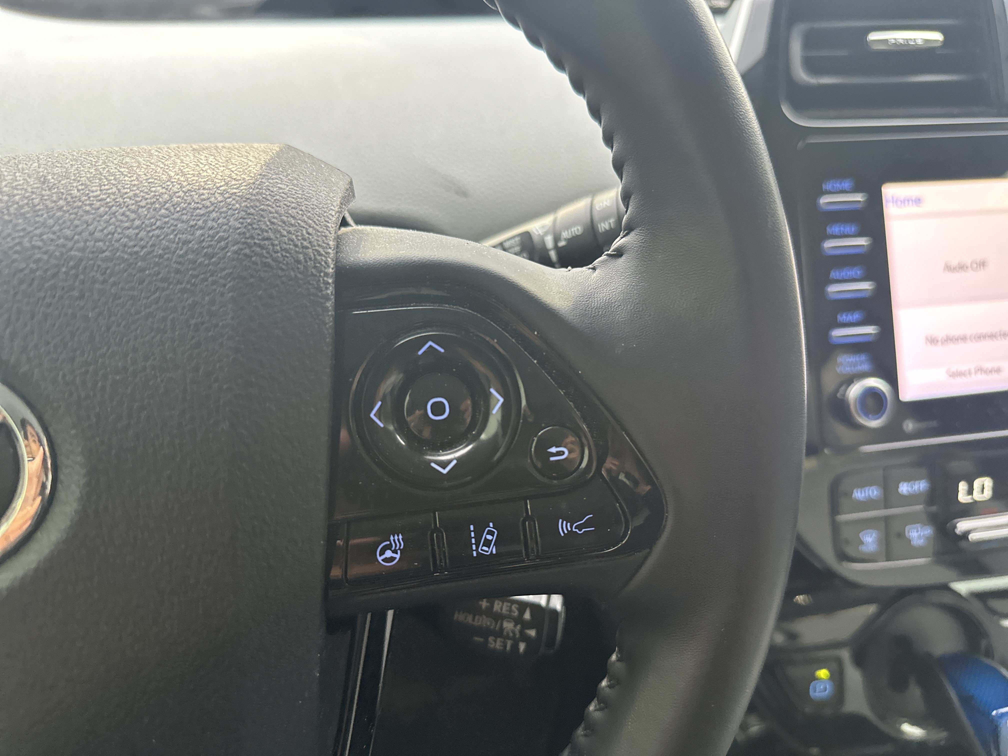 Used 2022 Toyota Prius XLE w/ Advanced Technology Package AWD/4WD image 18