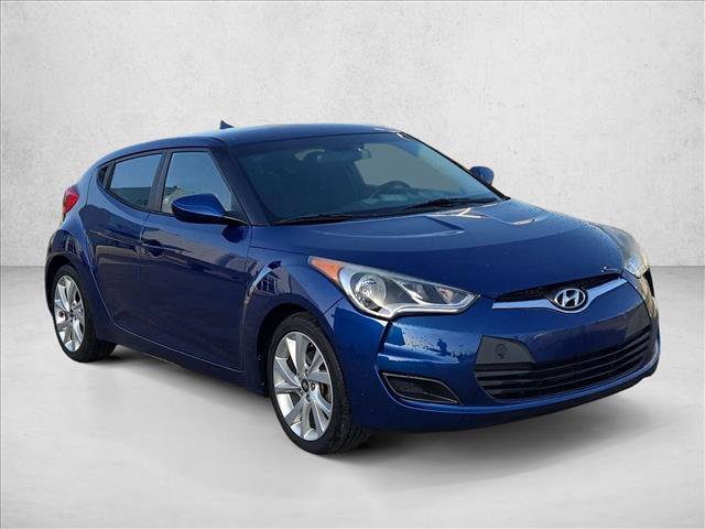 Used 2016 Hyundai Veloster FWD image 3