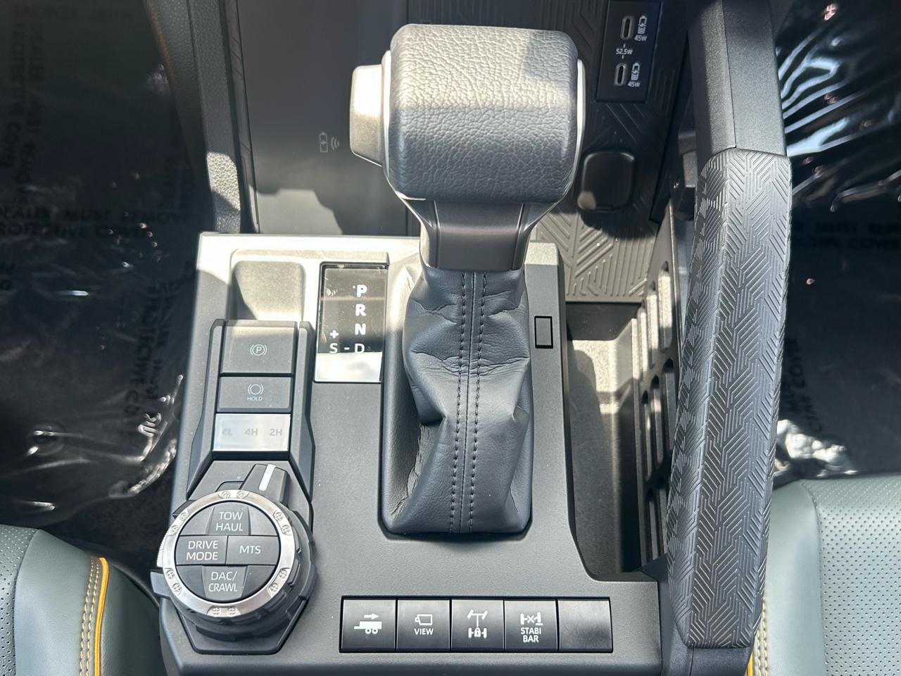 Used 2025 Toyota 4Runner Trailhunter AWD/4WD image 33