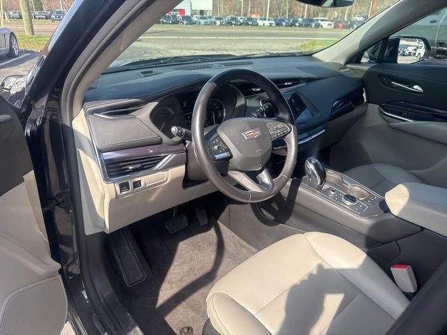 Used 2022 Cadillac XT4 Luxury AWD/4WD image 8
