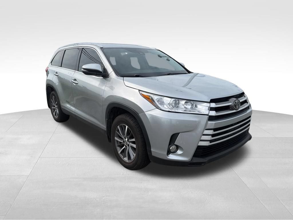Used 2019 Toyota Highlander XLE AWD/4WD image 8