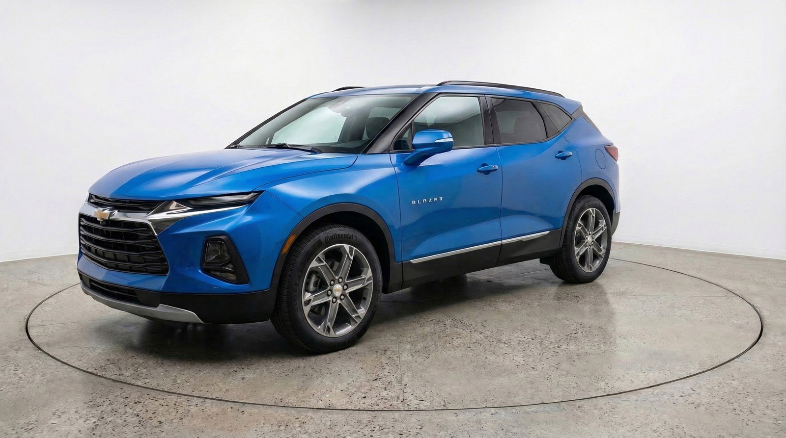 Used 2025 Chevrolet Blazer LT image 3
