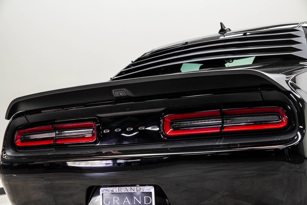 Used 2019 Dodge Challenger SRT Hellcat image 13