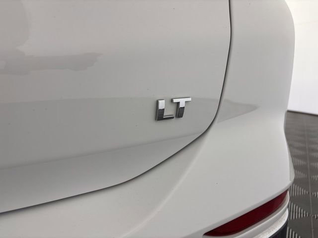 Used 2018 Chevrolet Equinox LT FWD image 23