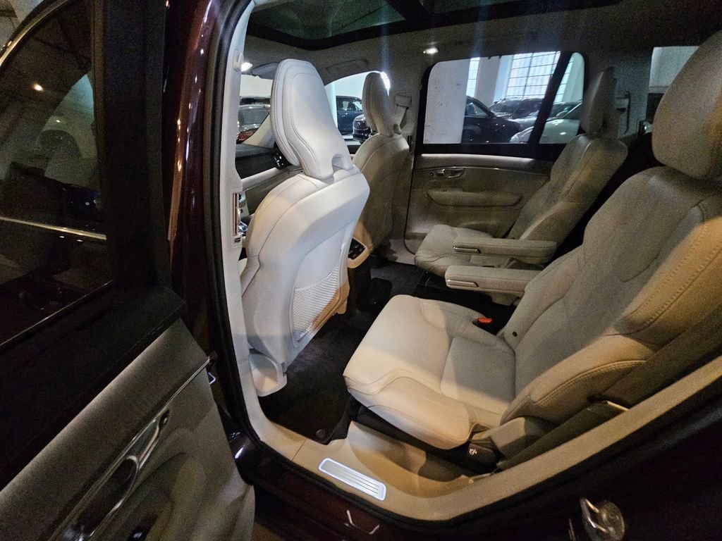 Certified 2025 Volvo XC90 T8 Ultra image 14