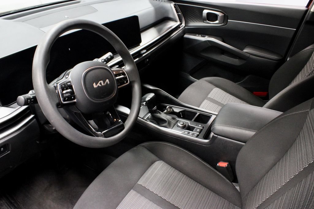 Used 2024 Kia Sorento LX FWD image 22
