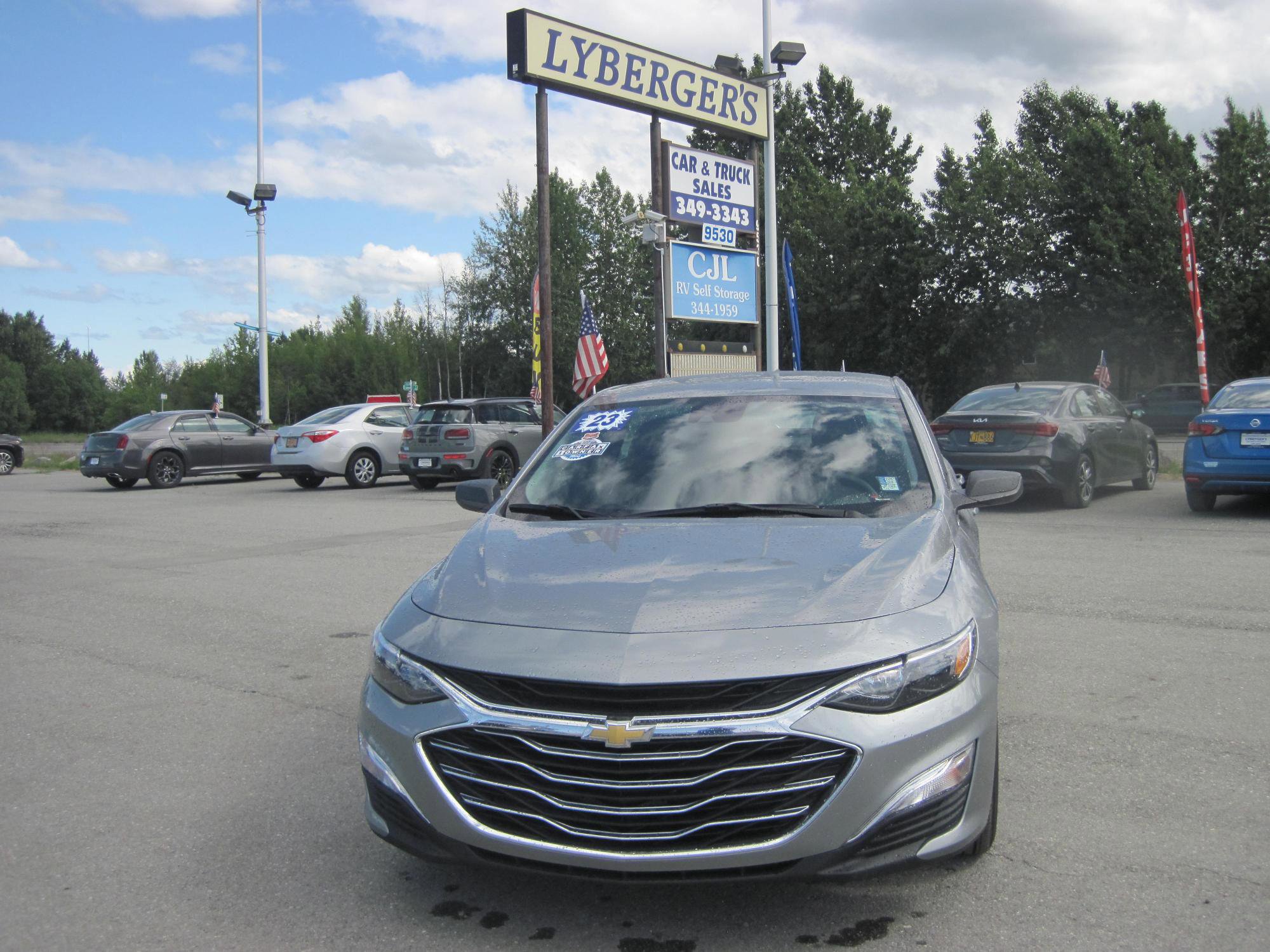 Used 2023 Chevrolet Malibu LS image 2