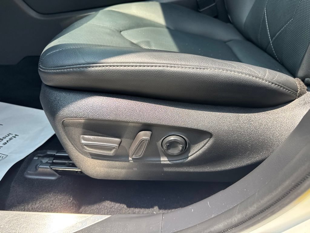 Certified 2020 Toyota Highlander Platinum AWD/4WD image 40