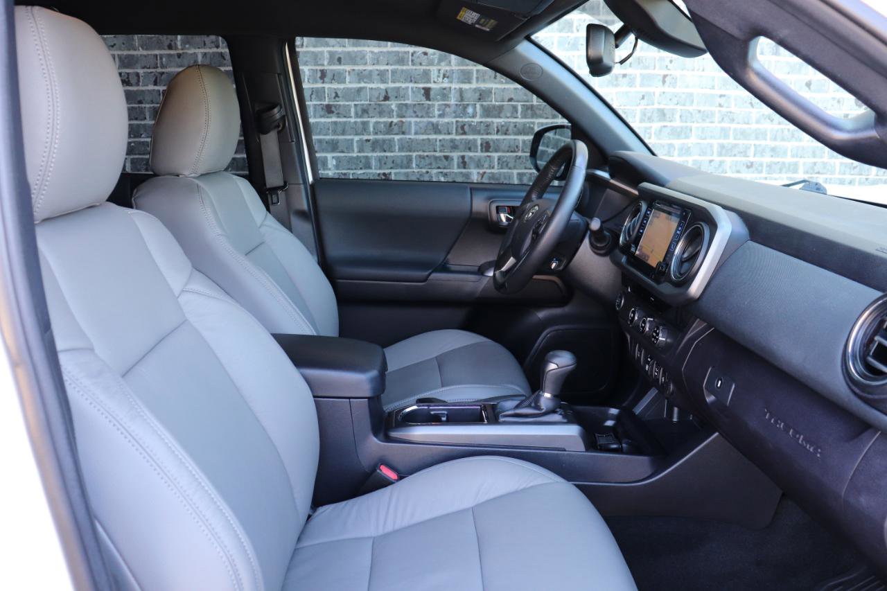 Used 2018 Toyota Tacoma TRD Sport image 27