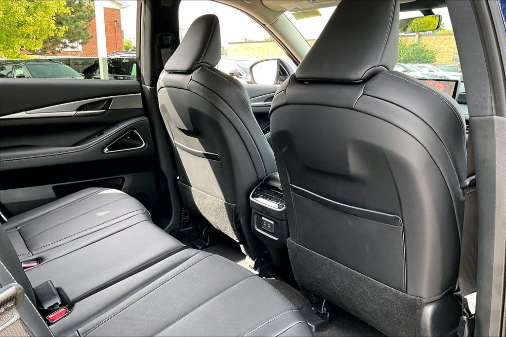 Certified 2027 INFINITI QX60 Luxe w/ Cargo Package AWD/4WD image 29