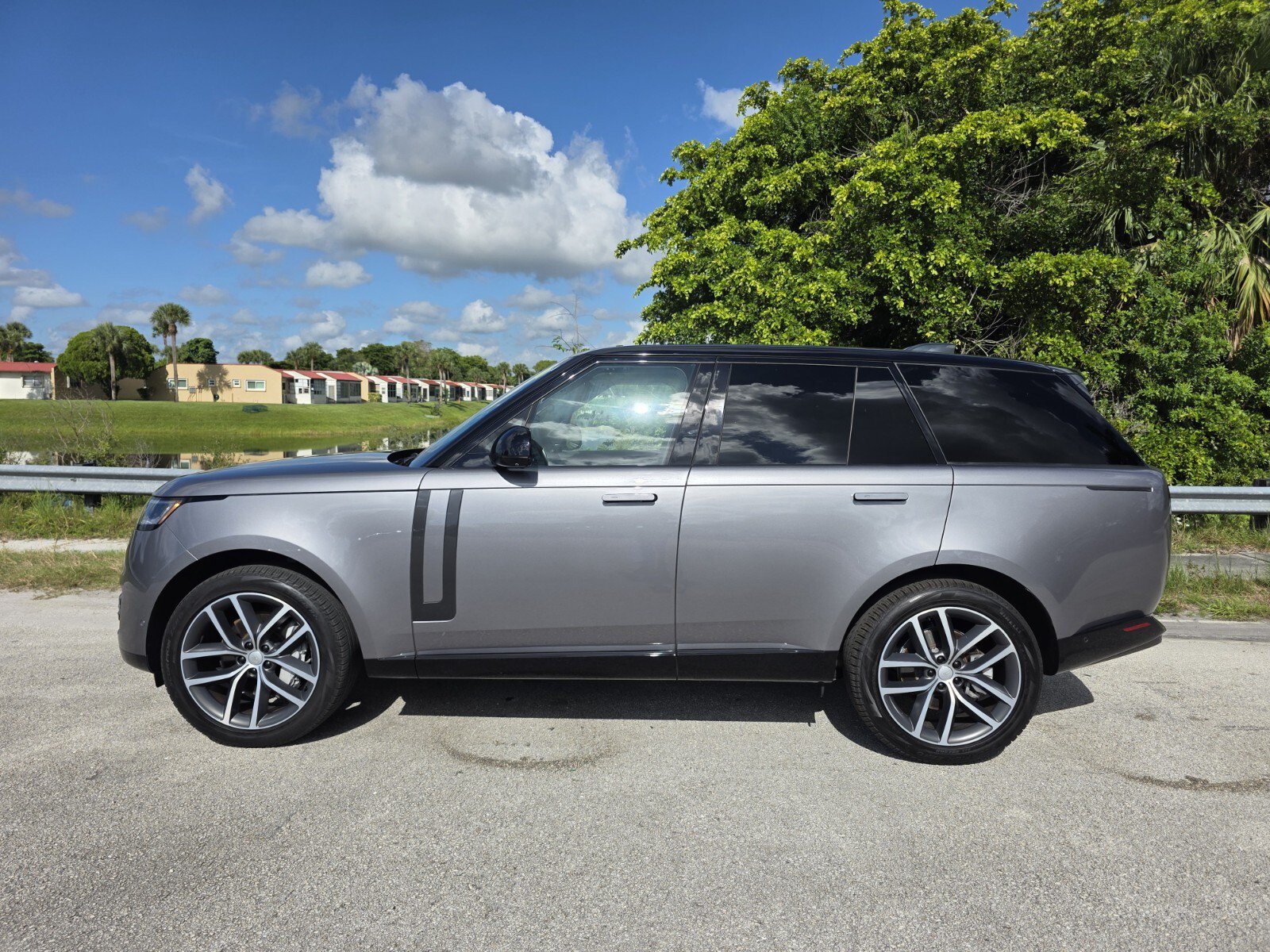 Certified 2024 Land Rover Range Rover SE AWD/4WD image 7