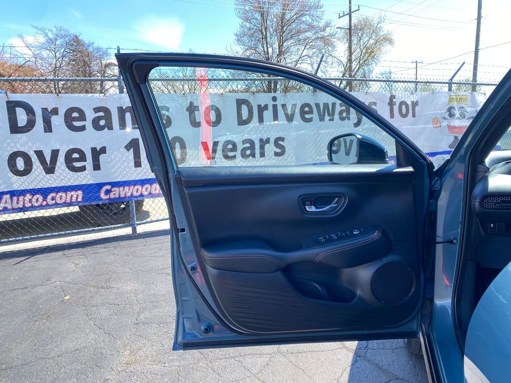 Used 2023 Honda HR-V Sport image 12