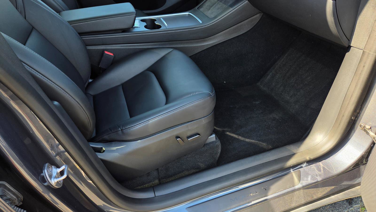 Used 2023 Tesla Model Y Long Range image 48