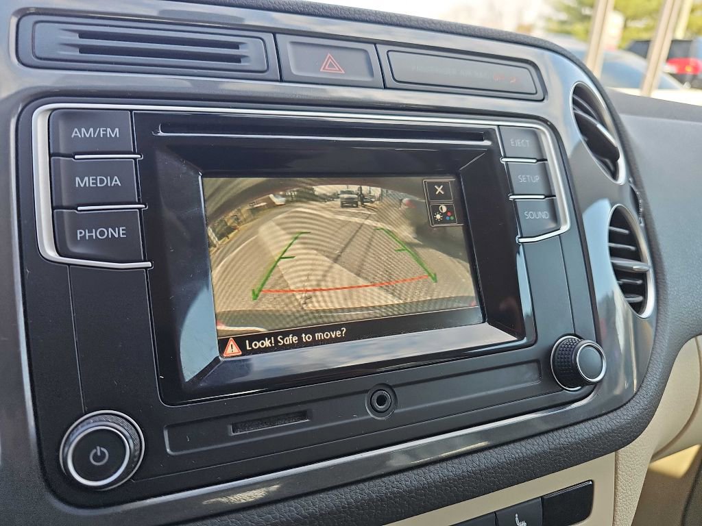 Used 2016 Volkswagen Tiguan S image 15