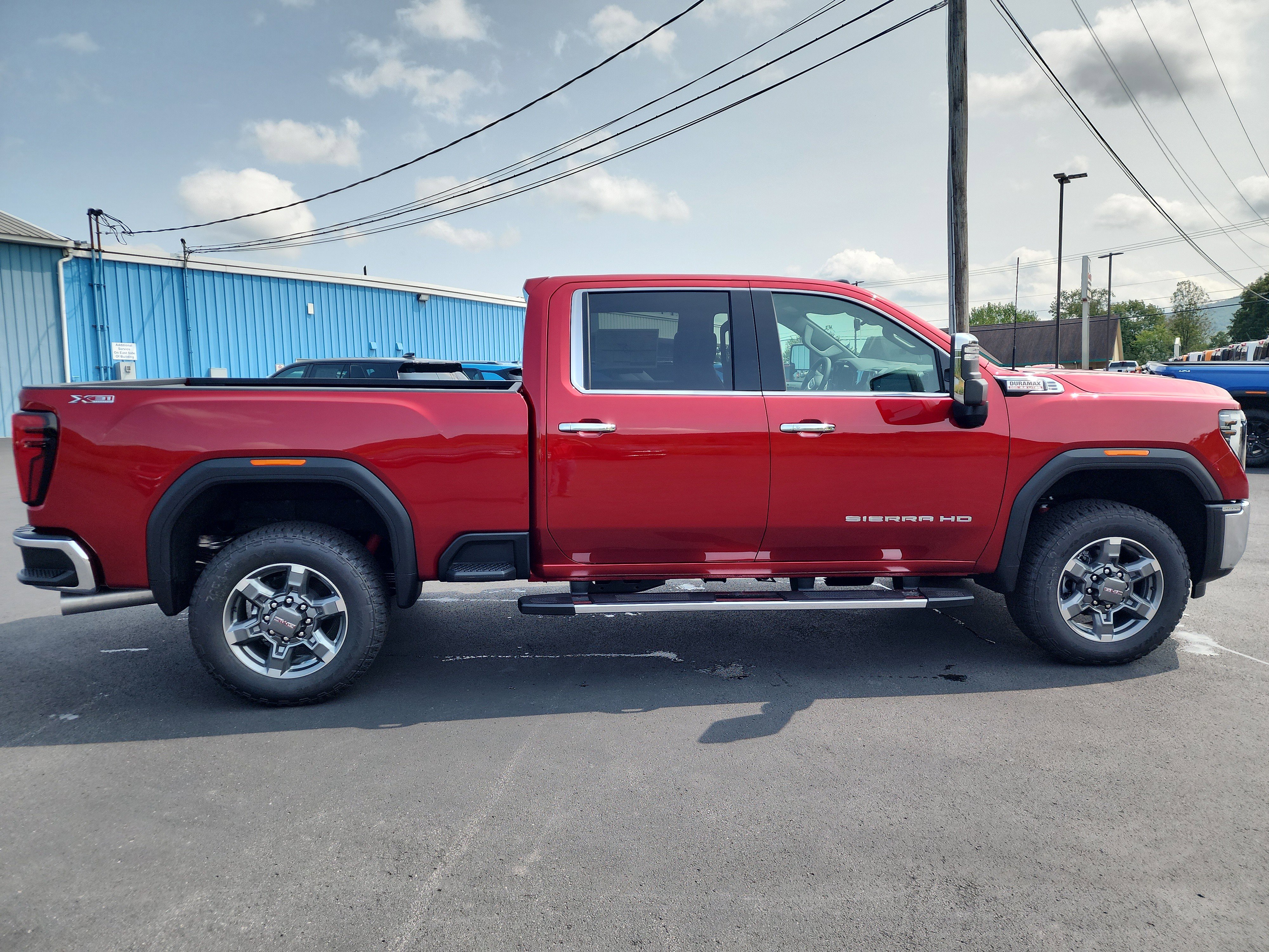 New 2026 GMC Sierra 2500 SLT w/ SLT Convenience Package image 9