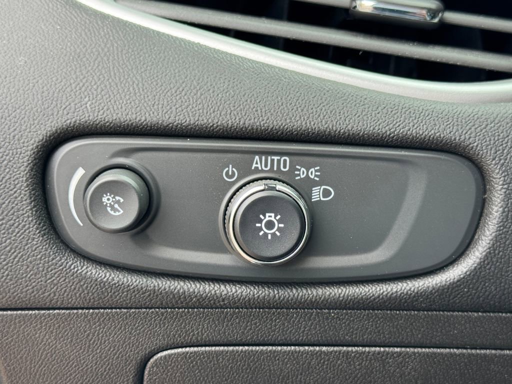 Used 2023 Chevrolet Malibu LS FWD image 19