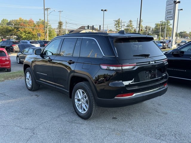 New 2025 Jeep Grand Cherokee Laredo X image 8
