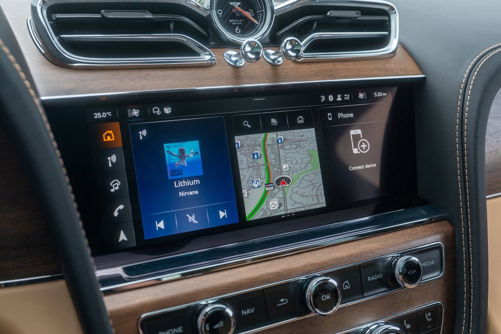 New 2025 Bentley Bentayga image 28