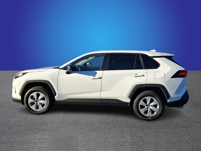 Used 2024 Toyota RAV4 LE FWD image 7