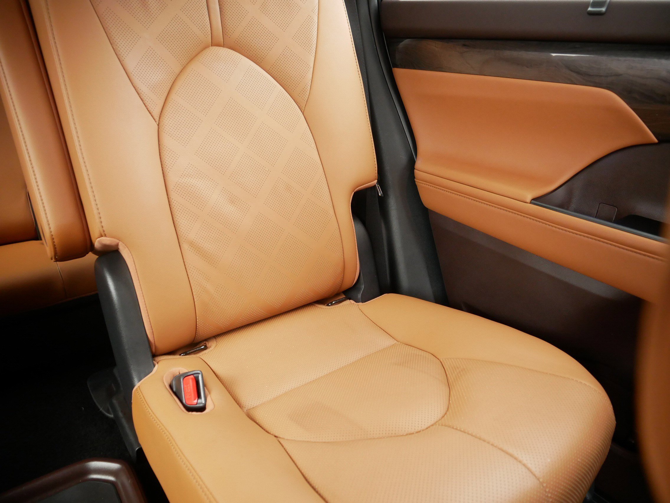 Used 2020 Toyota Highlander Platinum AWD/4WD image 14