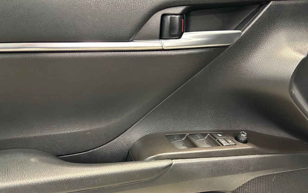 Used 2024 Toyota Camry SE FWD image 19