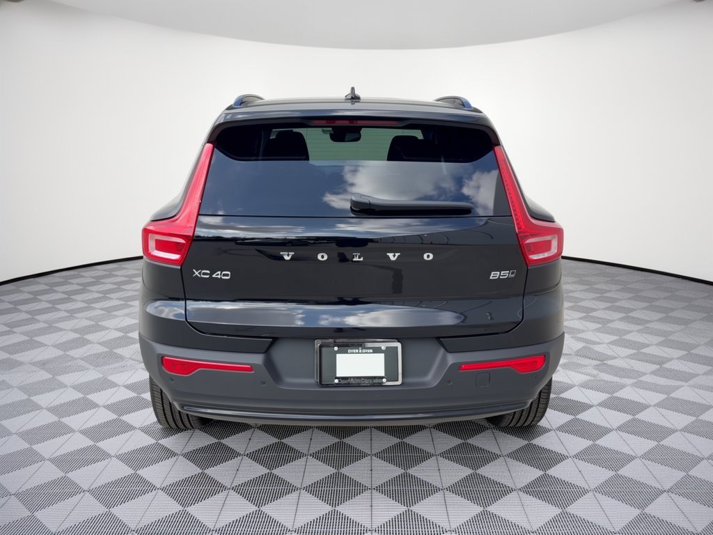 Certified 2026 Volvo XC40 B5 Plus w/ Protection Package Premier AWD/4WD image 11